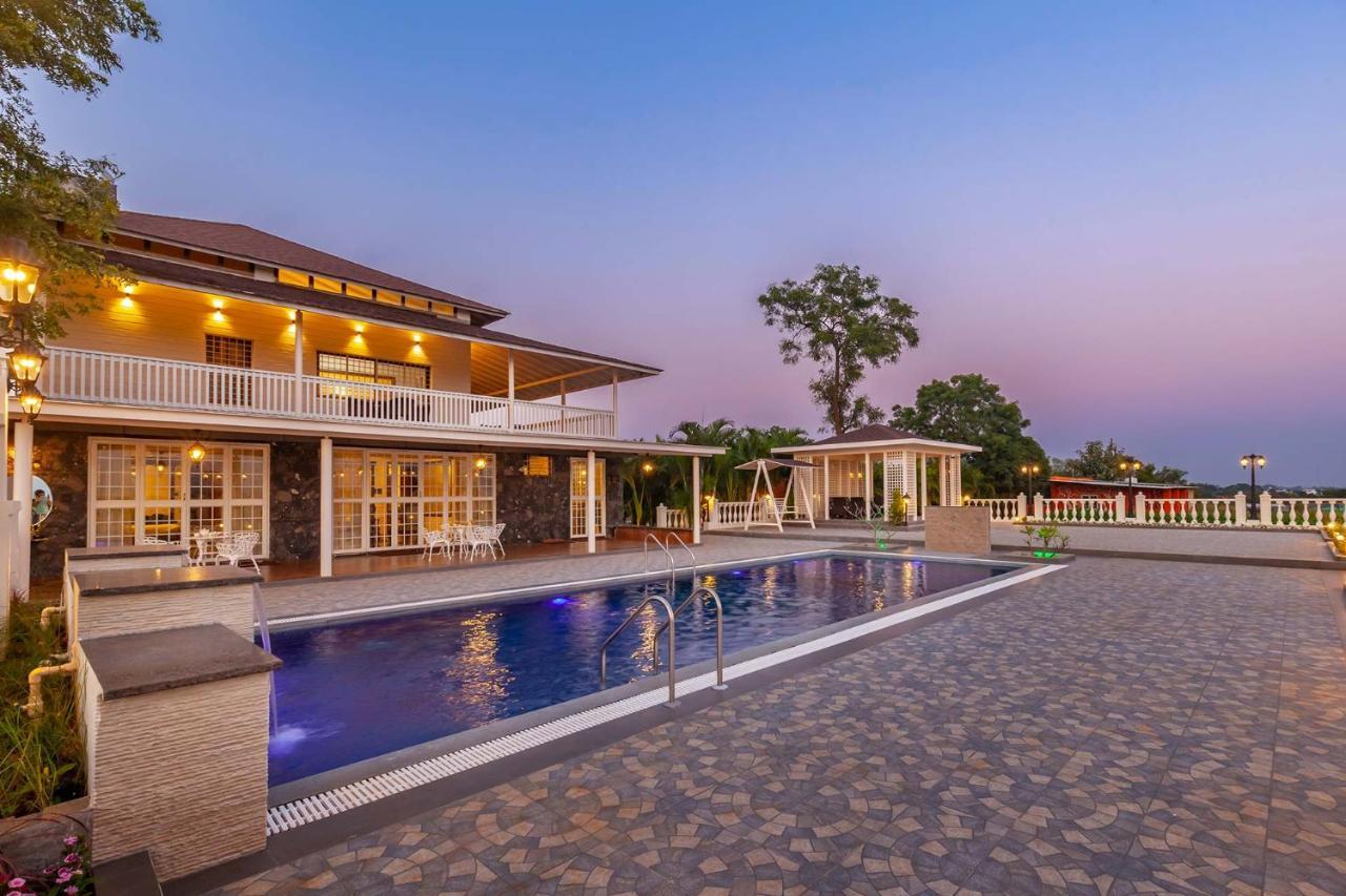 Stayvista'S Lake La Vie - Tranquil Lake-View Villa Amidst Farmland With Pool And Poolside Gazebo - Proximity To Sula Nashik Extérieur photo